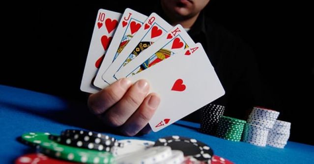 Thabet88 cách phân loại người chơi Poker theo số lượng Hand